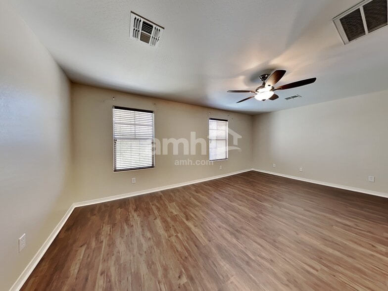 Building Photo - 2542 W Cordia Ln