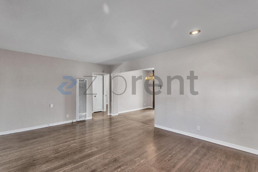 Building Photo - Unit N/A