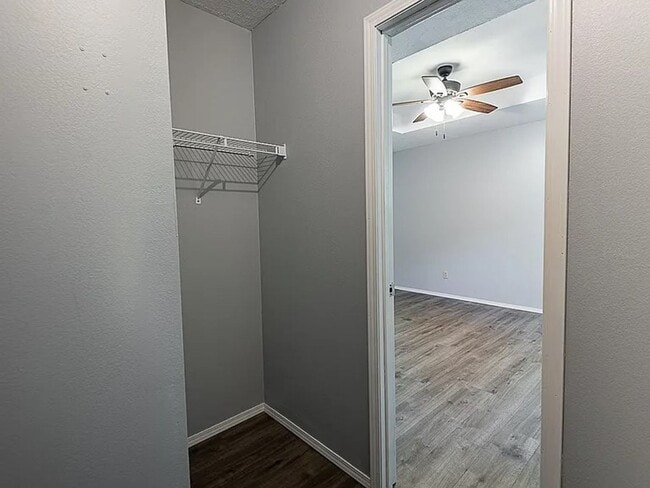 Building Photo - 3 Bed 2 Bath 2 Car Garage 1/2 off 1st Months Rent