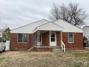 Building Photo - 2 BED 1 BATH DUPLEX FOR LEASE