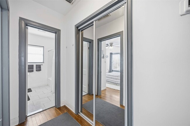 Building Photo - 1546 Lombardy St