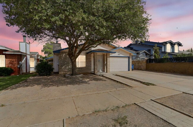 Building Photo - 1724 Gambel Quail Dr