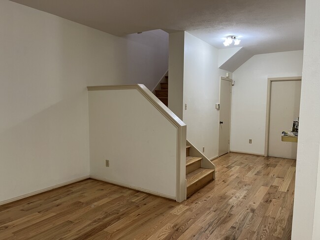 Building Photo - 6723 Belmont St