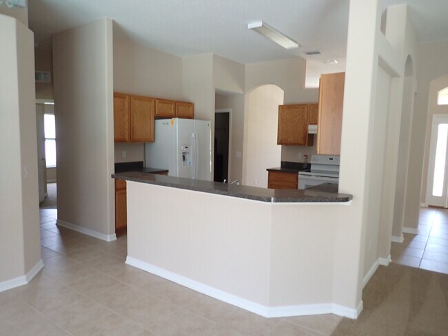 Building Photo - Pool home in Indian Trails