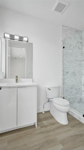 Building Photo - 606 SW 7th Ave