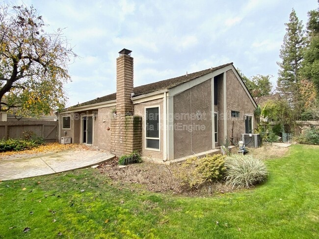 Building Photo - 6141 N West Ave