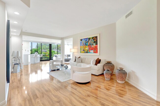 Building Photo - 17565 Ashbourne Ln