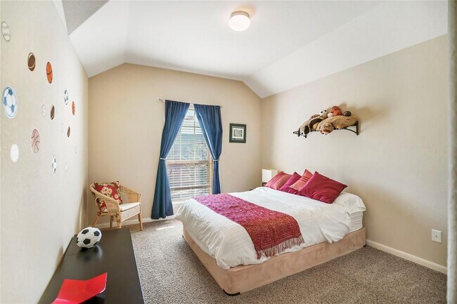 Building Photo - 174 Black Swan Pl