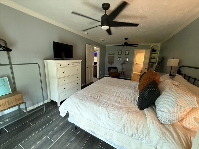 Building Photo - 10322 Sageplum Dr