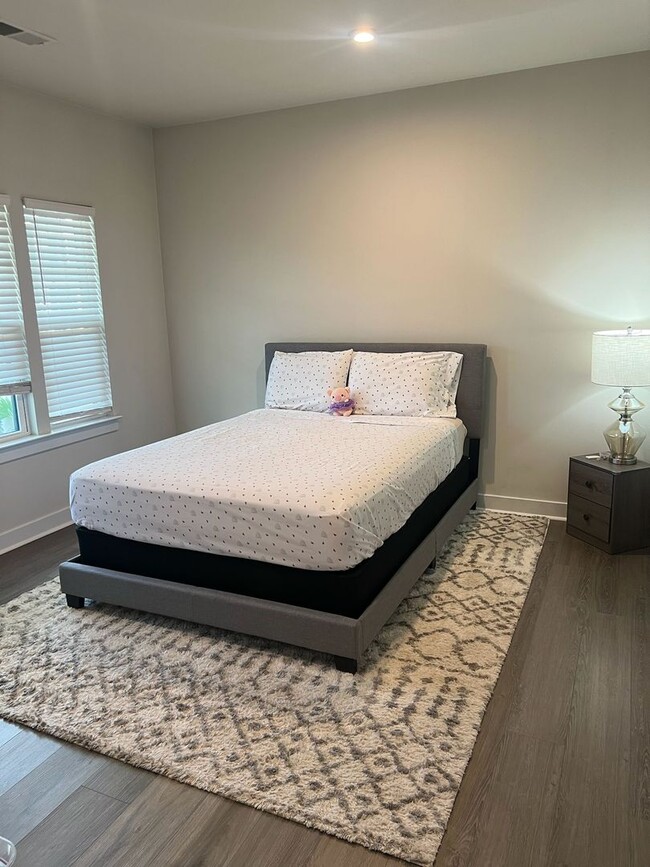 Building Photo - Elegant Home located in Union County with 5BR/4BA