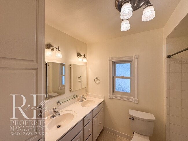 Building Photo - Timeless Vintage Home with Bonus Office, Expansive Yard & A/C