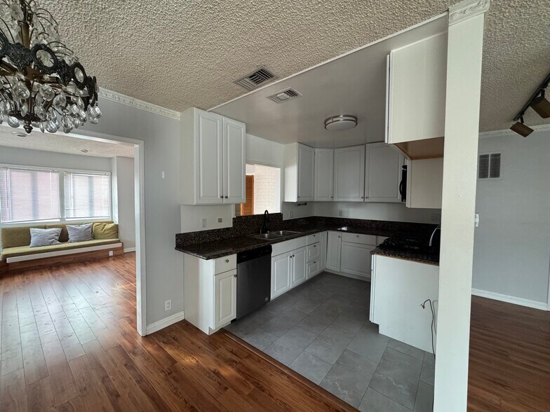 Building Photo - 5208 Wilkinson Ave