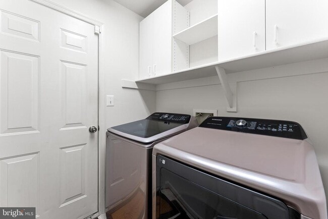 Building Photo - 10105 Cotter Ct