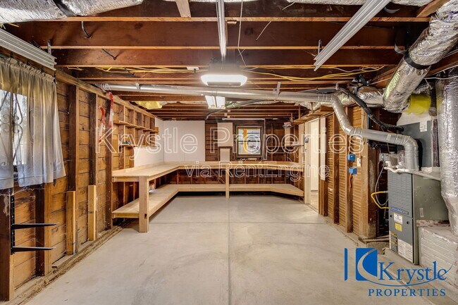 Building Photo - 1616 Fern Pl