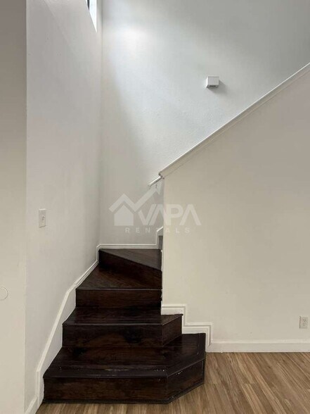 Building Photo - 3230 Bear Springs Dr