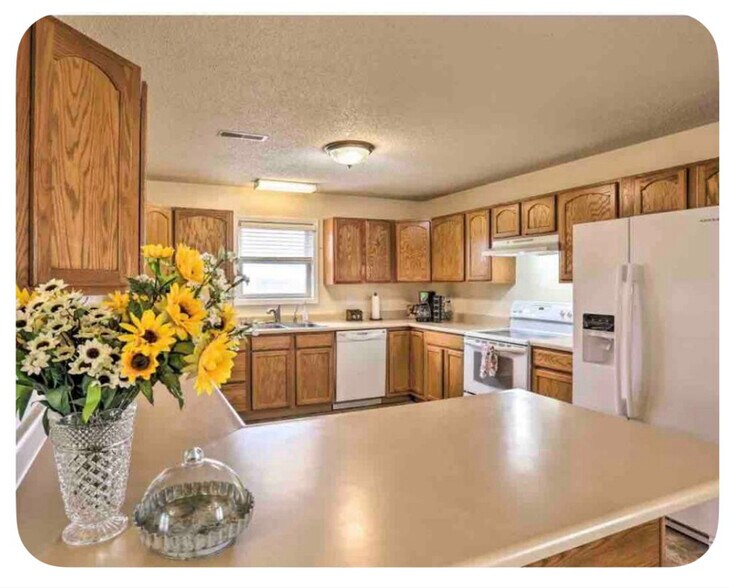 Building Photo - 1120 WY-50