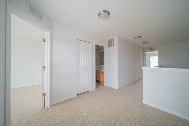Building Photo - 1450 Prescott Dr