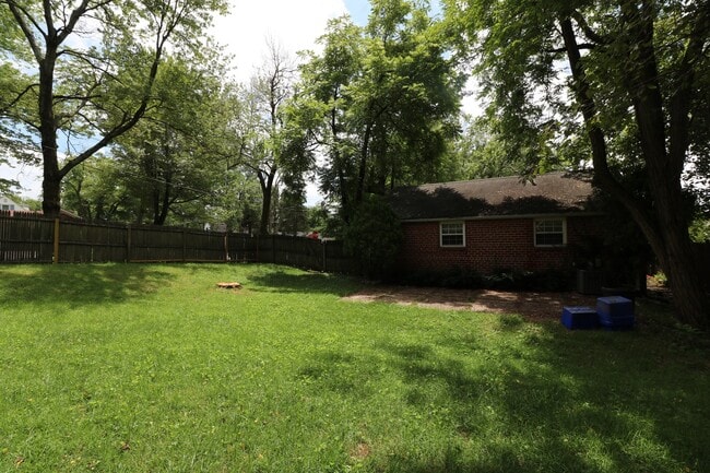 Building Photo - "Coming Soon". - Lovely 2BD/1BA Brick Rambler with large yard!