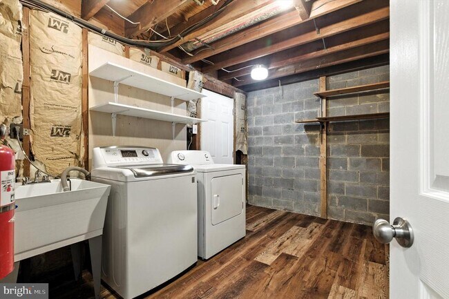 Building Photo - 1307 Farrara Dr