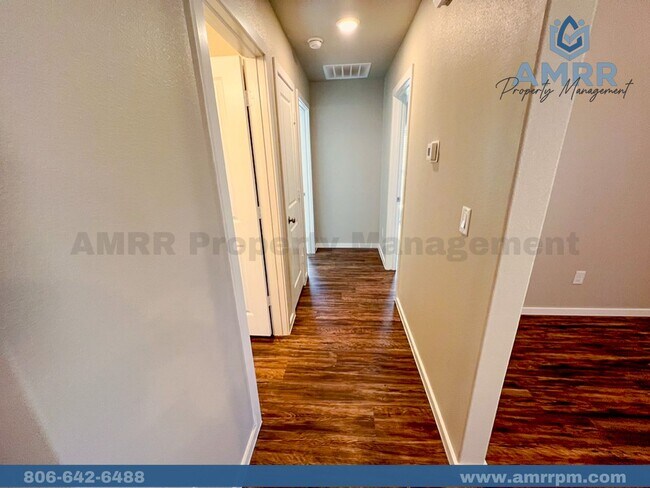 Building Photo - 3 Bedroom Home Available For Spring Pre-Lease