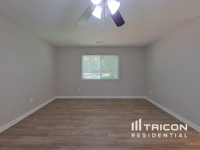 Building Photo - 10219 Atchinson Dr