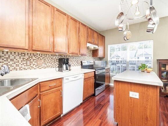 Building Photo - Lovely townhouse in fantastic Durham locat...