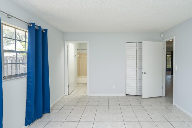 Building Photo - 354 Shores Blvd