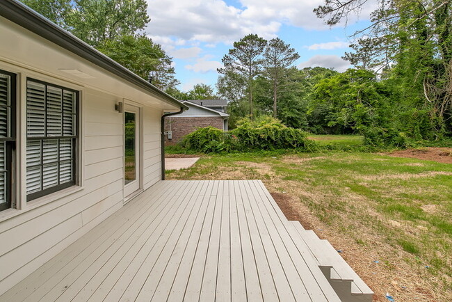 Building Photo - 4143 Meadow Way