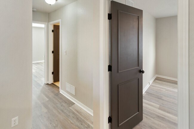 Building Photo - 2488 Sapphire St