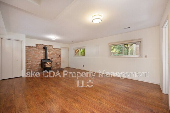Building Photo - 12616 N Emerald Dr