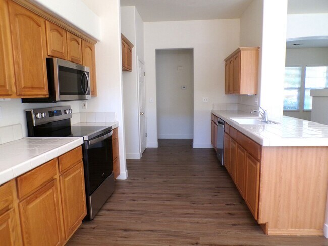 Building Photo - 3308 Chandon Dr