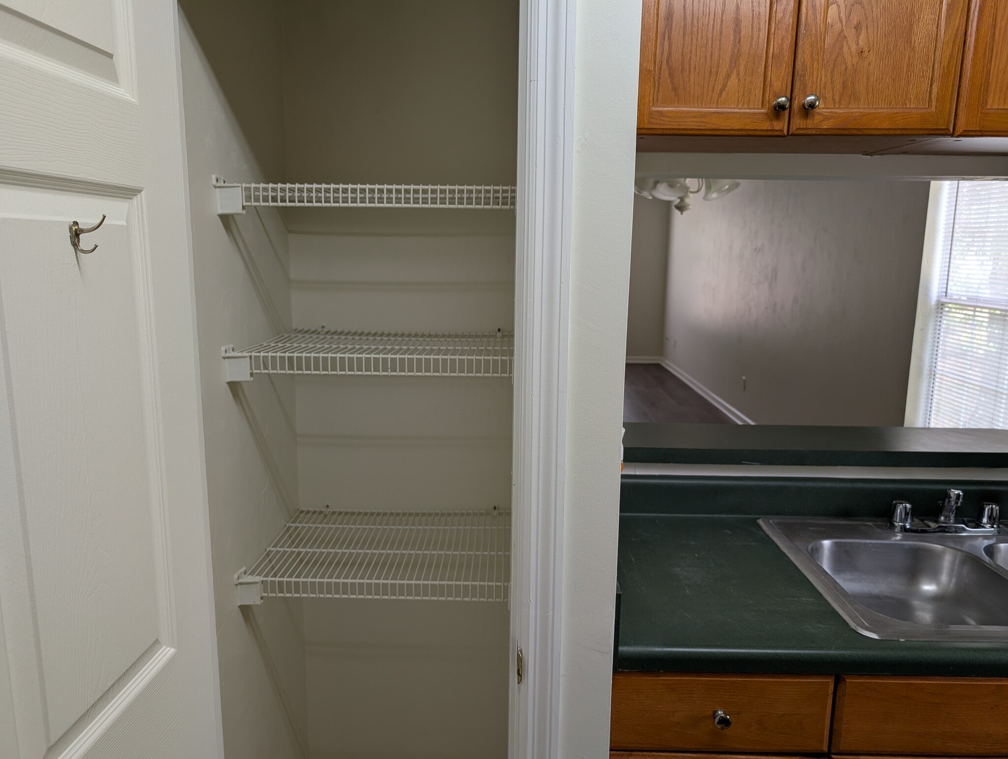 Kitchen pantry - 2423 Chateau Ln