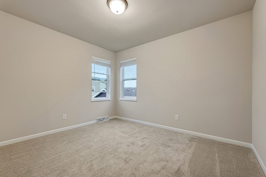 Building Photo - 1638 Happy Trails Rd