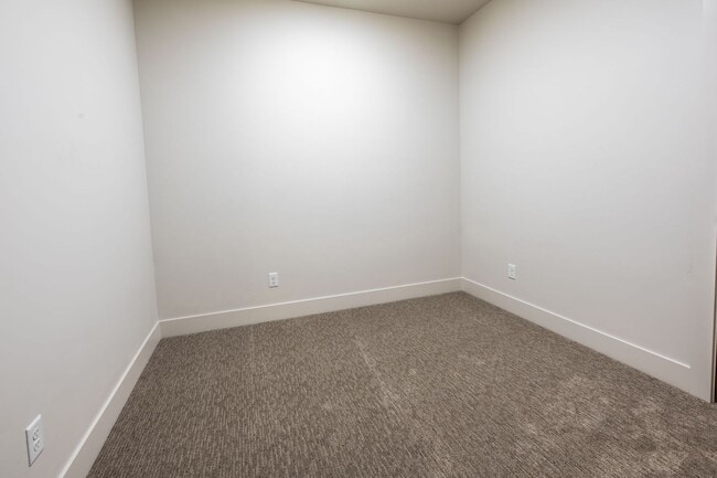 Building Photo - Beautiful Custom Townhome for Rent in Island Park- NAME YOUR LEASE TERMS