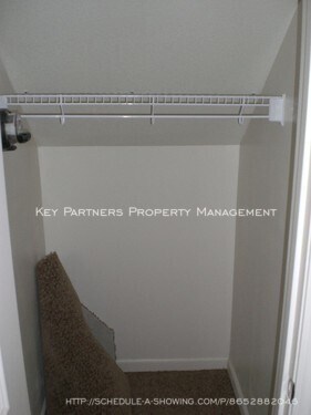 Building Photo - 15816 Conser - Cute Townhouse in Blue Valley!