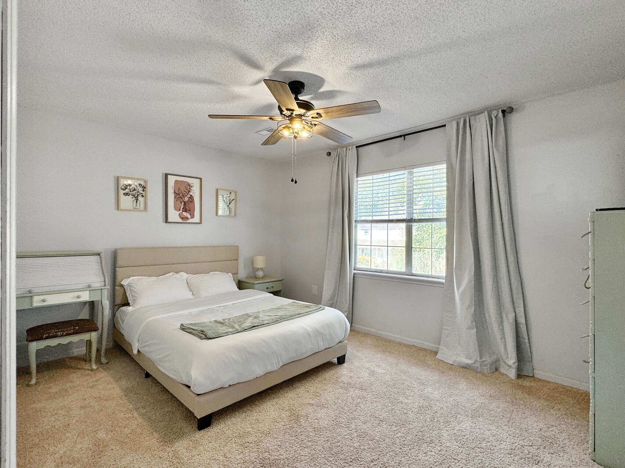 second bedroom - 7900 Elderberry Cir