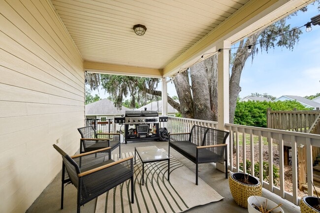 Building Photo - Optimal Location in Northwest Gainesville: South Point Neighborhood Living