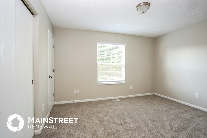 Building Photo - 1386 Hackworth St