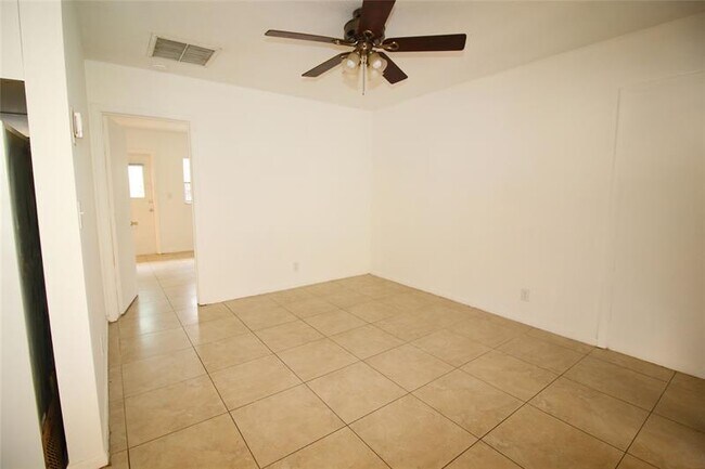 Building Photo - 4649 Bougainvilla Dr