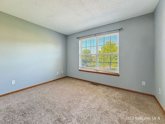 Building Photo - 7852 Garland Ln N