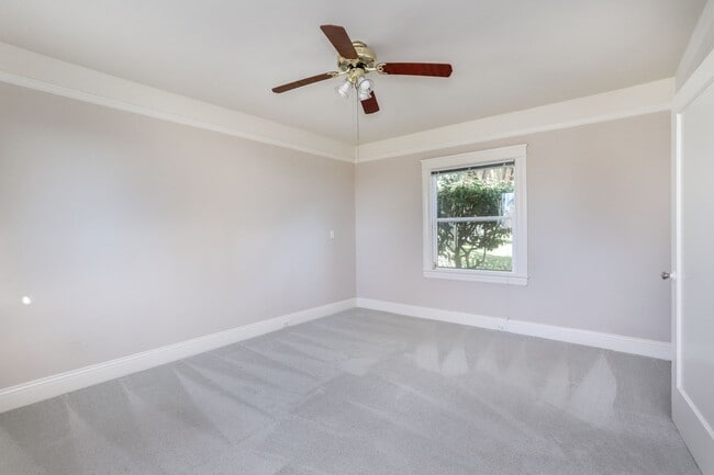 Building Photo - 3 Bed / 2 Bath charming home in upscale neighborhood near Glen Park. YouTube Tour!!