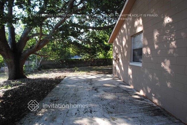 Building Photo - 520 Sunrise Dr