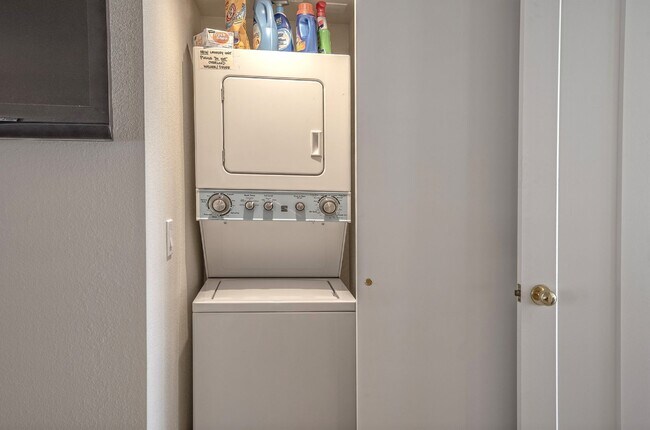 Building Photo - Rates Vary $1,995 - $3,495