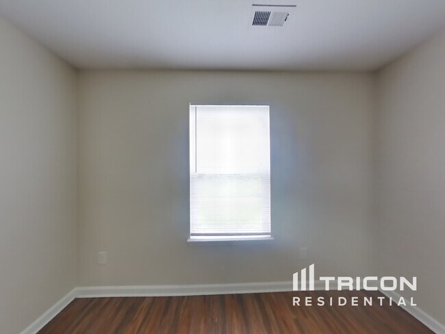 Building Photo - 10719 Tedder Lake Dr