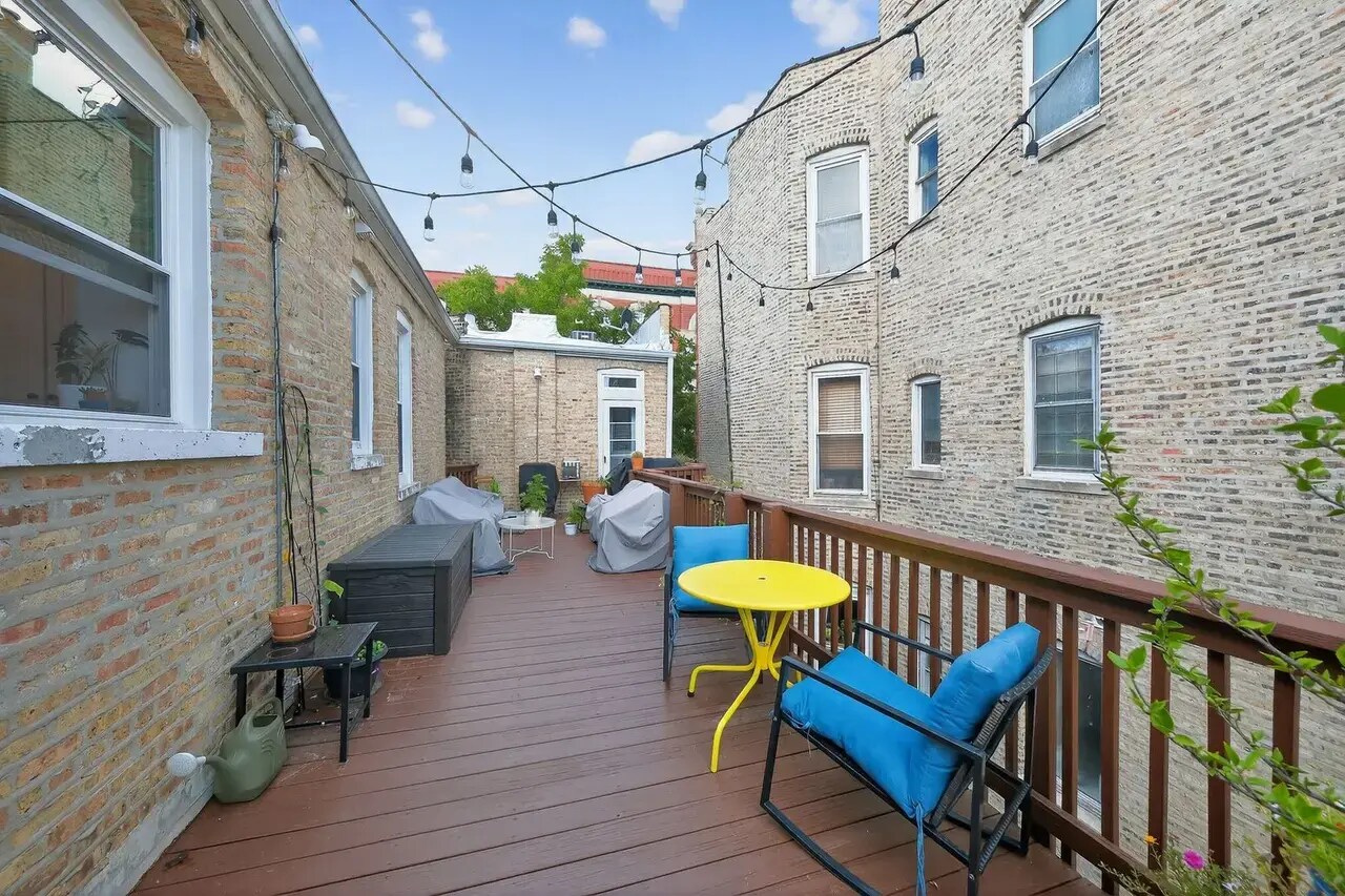 Building Photo - 2578 W Lyndale St
