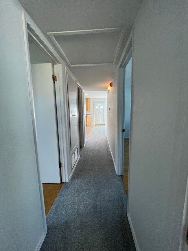 Building Photo - Three bedroom, one bath house in desirable...