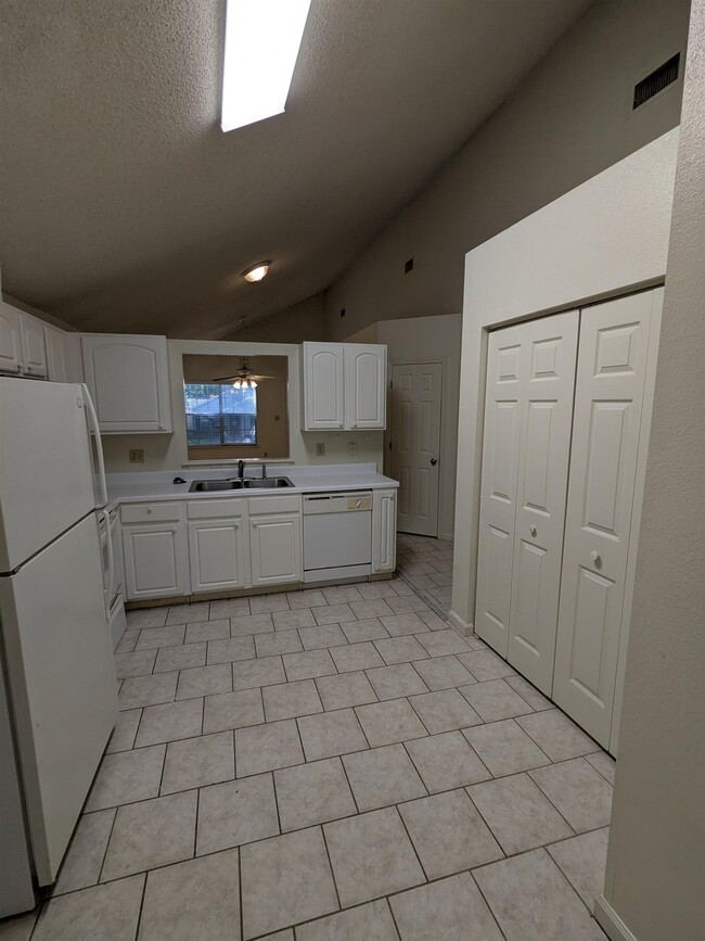Building Photo - 2756 Oak Park Ct