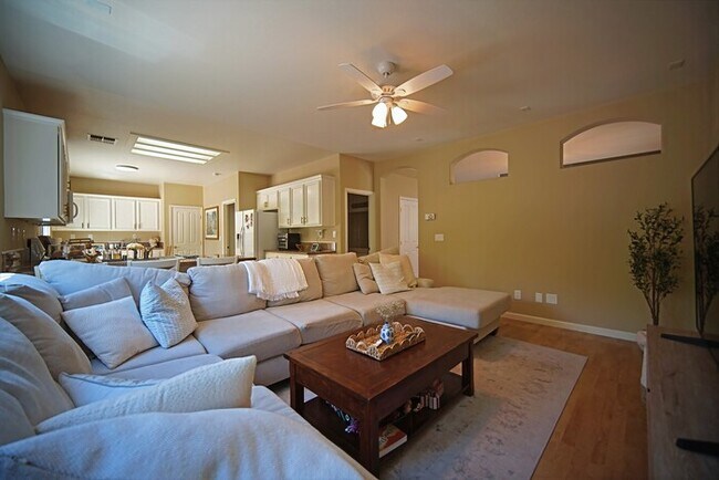 Building Photo - Beautiful Highland Reserve home 4 bedroom,...