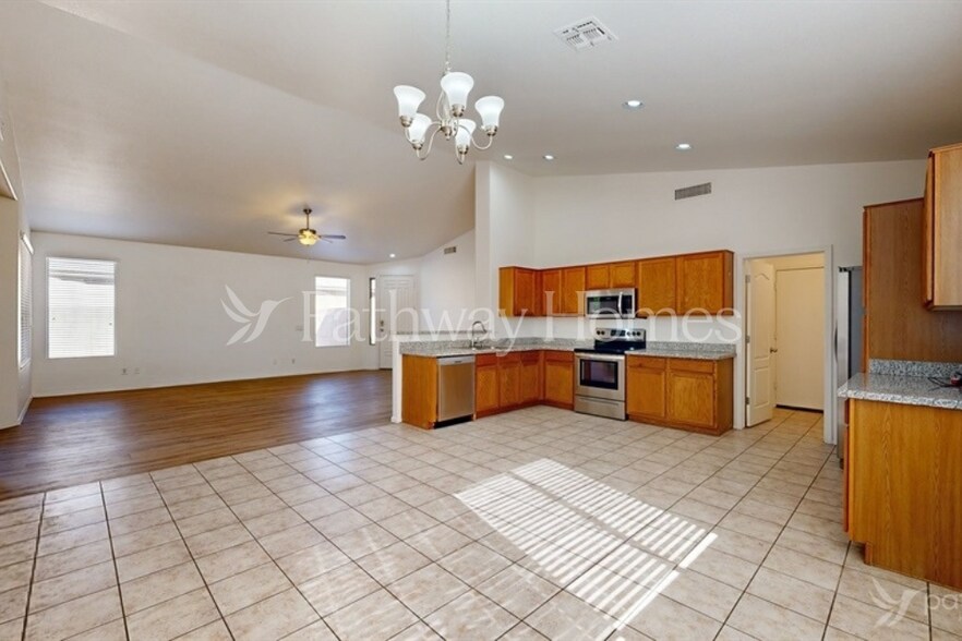 Building Photo - 8718 N 57th Ln