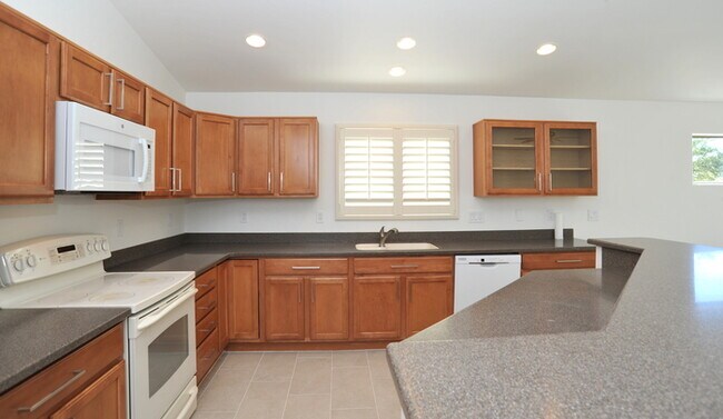 Building Photo - 3 bedroom 2 bathroom in Vail School District